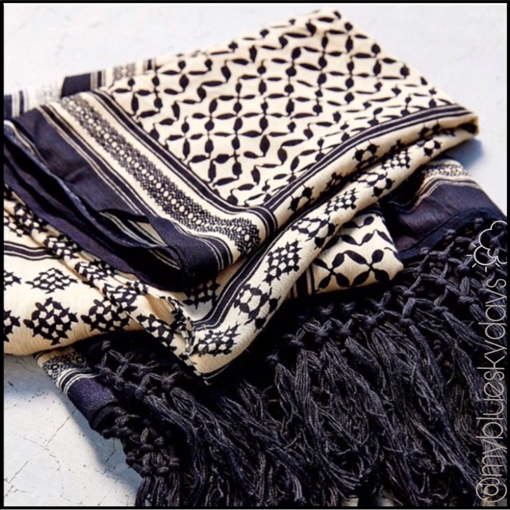 Excote Patchwork Open Front Poncho - Picture 4 of 5